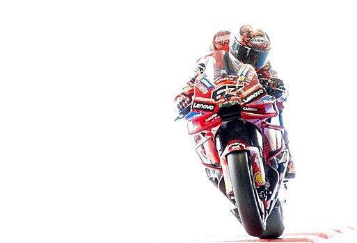 Франческо Баньяя выиграл квалификацию и спринт MotoGP в Мотеги