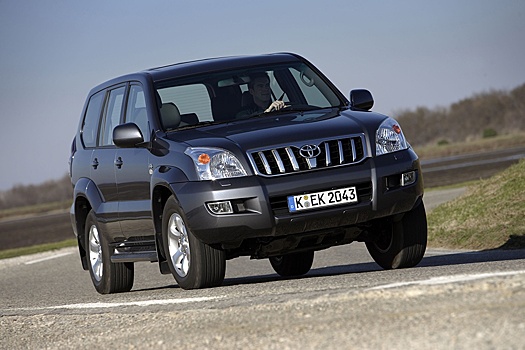 В РФ продают почти новый Toyota LC Prado 120