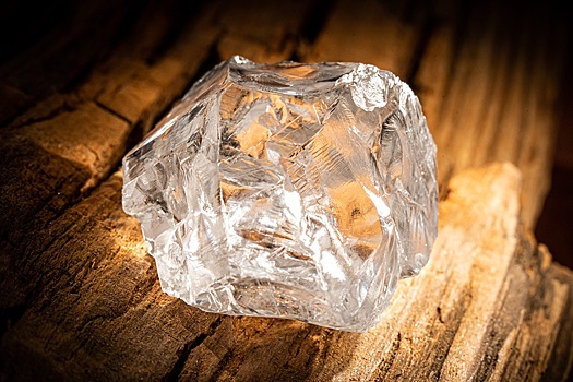 В Поморье добыли два уникальных алмаза весом 55 и 135 карат, их сняли на фото