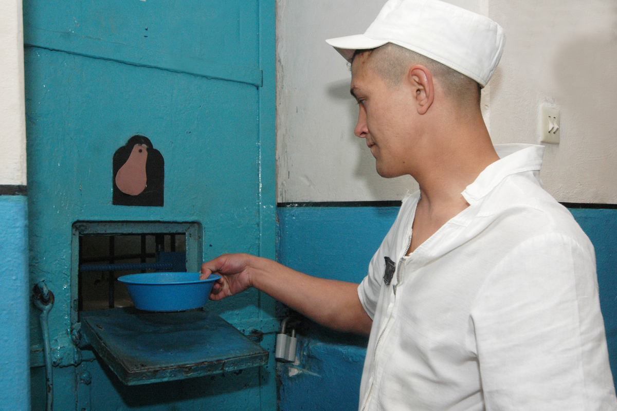 Пожизненно осужденный экс-мэр Махачкалы Амиров оспаривает условия содержания в колонии