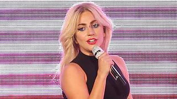 Леди Гага не стесняется демонстрировать чувства к бойфренду