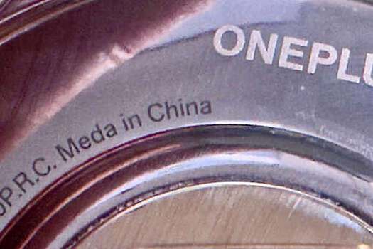 The Verge: OnePlus выпустила часы с надписью Meda in China на корпусе