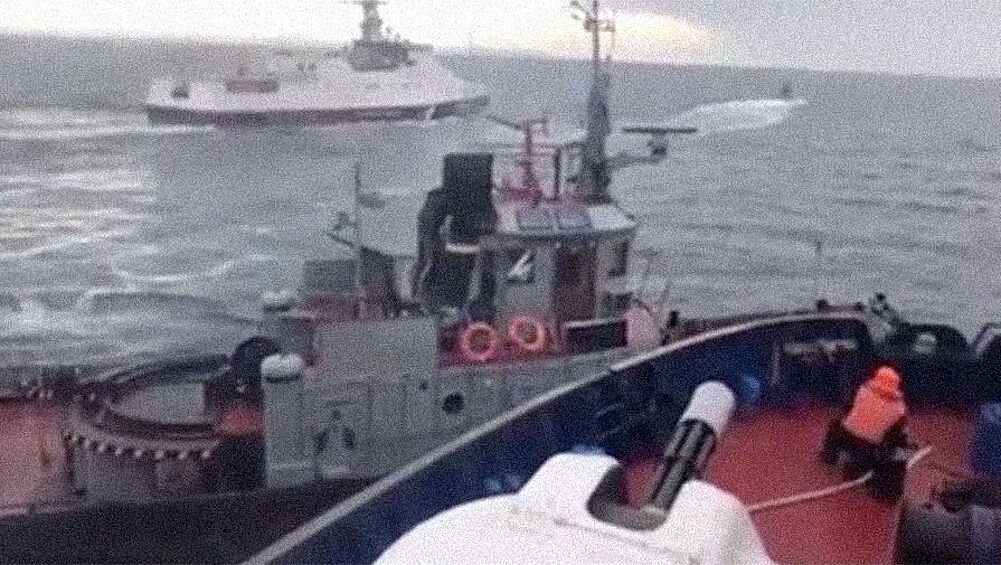 В ФСБ отметили, что украинские корабли не реагировали на требования о немедленной остановке 