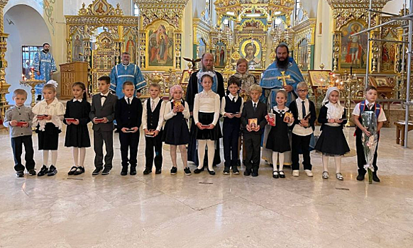 В храме Александра Невского открылась начальная школа в формате семейного обучения