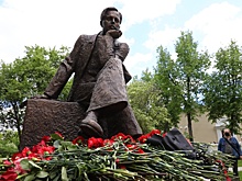 Памятник Андрею Сахарову открыли в Сарове Нижегородской области