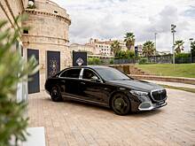 Mercedes представил роскошный Maybach V12 с отделкой из чистого золота