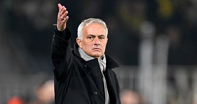 Моуринью посетил матч «Порту» – «Насьонал». Болельщики встретили Жозе овацией на «Драгау»