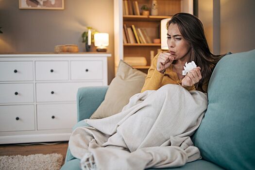 Академик Онищенко назвал причины затяжного кашля