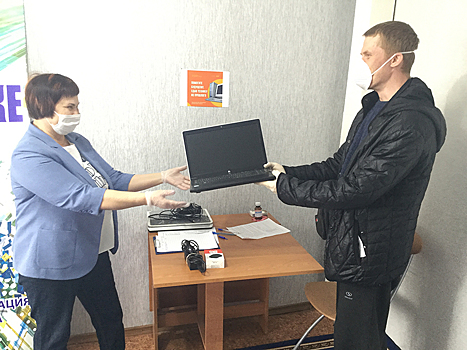 Ребята из многодетных семей в Шегарском районе Томской области получили для учебы ноутбуки