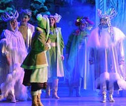 Как артисты готовились к главной новогодней премьере Челябинска — фэнтези-мюзиклу Двенадцать месяцев
