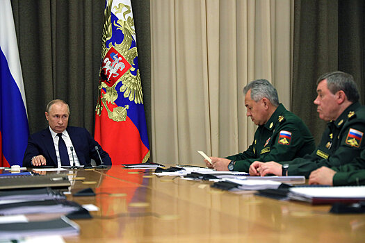 Шойгу доложил Путину о вакцинации 95% военнослужащих