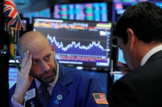 Игрокам на фондовом рынке советуют "пристегнуть ремни"