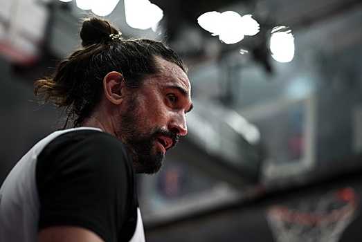 15 очков Шведа помогли "Зениту" обыграть УНИКС в Единой лиге