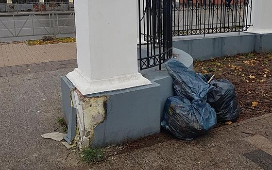 В рязанском Верхнем городском парке начала отваливаться штукатурка