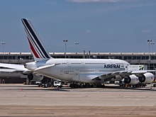 Стюардесс Air France обязали летать в Иран в хиджабах