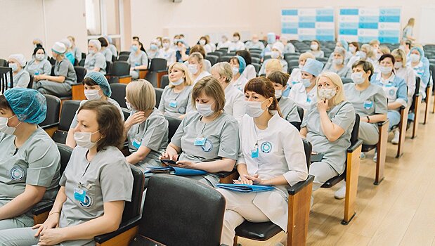 В Кирове чествовали лучших медсестер