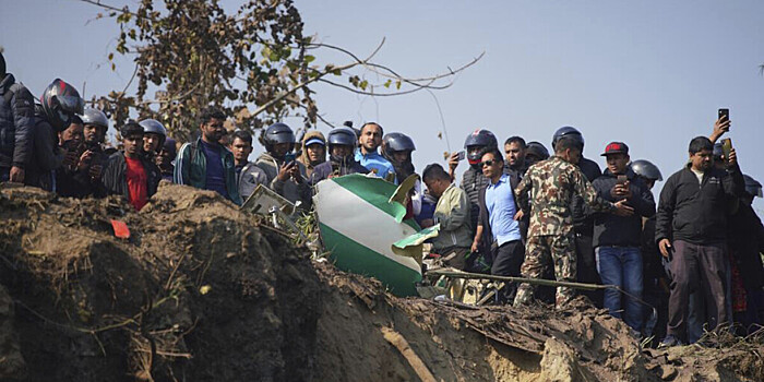 «Двигатели работали, пожара не было»: россиянин стал очевидцем авиакатастрофы в Непале