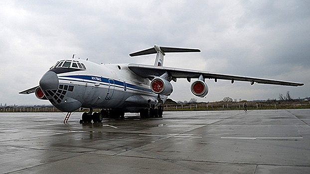 Сквозь облака: экипажи Ил-76 выполнили полеты в сложных метеоусловиях