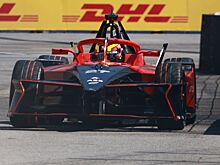 Деннис выиграл первую гонку нового сезона Ф-Е, заезд прерывали из-за серьёзной аварии