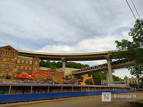 Элеватор мукомольни у метромоста сравняли с землей