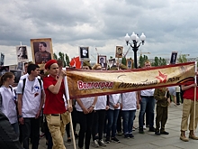 Защитникам Сталинграда – Ура! Ура! Ура-а-а-а!