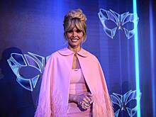 Звезда сериала «Кухня» раскрыла реальный размер груди