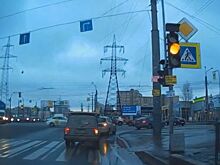 Проезд на желтый сигнал светофора: механизм поступка