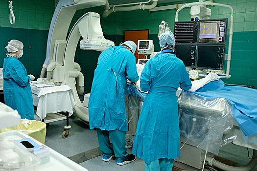 Жителю Кубани врачи пришили отрубленную топором кисть руки