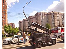 Пять человек пострадали после наезда автобуса на столб в Санкт-Петербурге