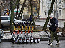 В России решили установить минимальный возраст для самокатчиков. Что ещё им ограничат