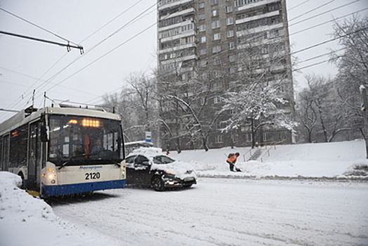 «Мосгортранс» опроверг информацию о столкновении троллейбуса со столбом на проспекте Мира