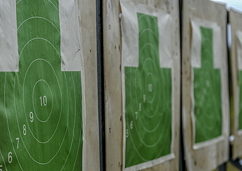 Черноусов завоевал золото этапа Гран-при по спортивной стрельбе в Осиеке