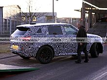 Новый Range Rover Sport 2023 года теряет камуфляж на этих почти ночных шпионских фотографиях