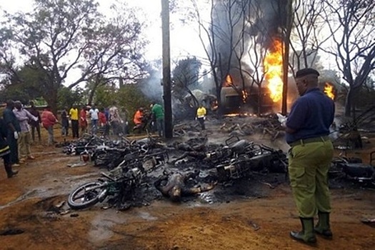 Около 100 человек погибли при взрыве бензовоза в Танзании
