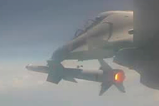 Су-30МКИ выстрелил «Астрой»