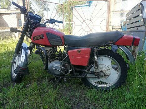 В Даровском районе трое несовершеннолетних угнали мотоцикл односельчанина, чтобы покататься