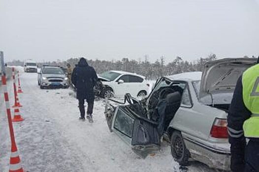 Семья из Нового Уренгоя попала в страшное ДТП на тюменской трассе