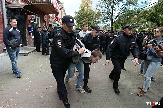 Оштрафовали на пенсию: кого и как наказывают за челябинский митинг на Кировке