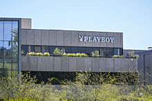 Белый дом призвали не отзывать пропуск корреспондента Playboy