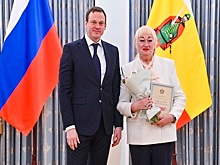 Губернатор Павел Малков наградил главврача ОКБ имени Семашко Людмилу Сорокину