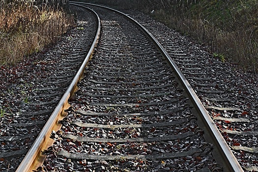 Туск: ведущие на Украину ж/д пути были повреждены при подрыве взрывного устройства