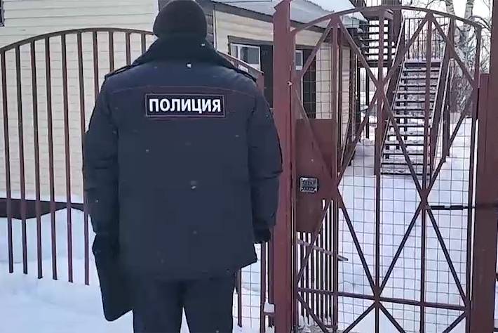 Выбившая нож из руки напавшего на детсад мужчины россиянка дала ему обещание