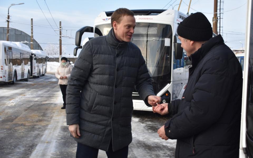 Губернатор Малков передал ключи от новых рязанских троллейбусов