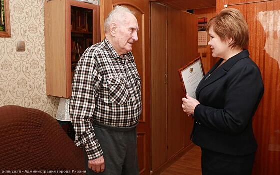В Рязани поздравили ветерана Великой Отечественной войны Кареева с 23 февраля