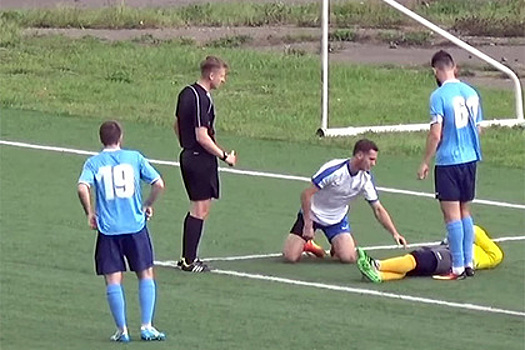 Футболистов РФ дисквалифицировали за ставки против своей команды