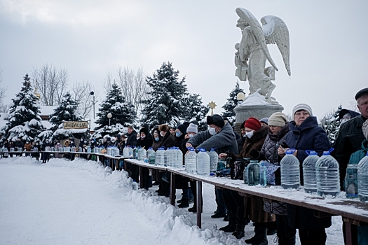 Крещенские купания в Краснодаре прошли под присмотром казаков
