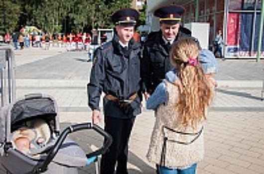 В Зеленограде потерявшуюся девочку вынесли на сцену концерта в День города, чтобы найти ее родителей