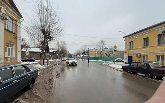 На улице Введенской водитель сбил женщину и скрылся