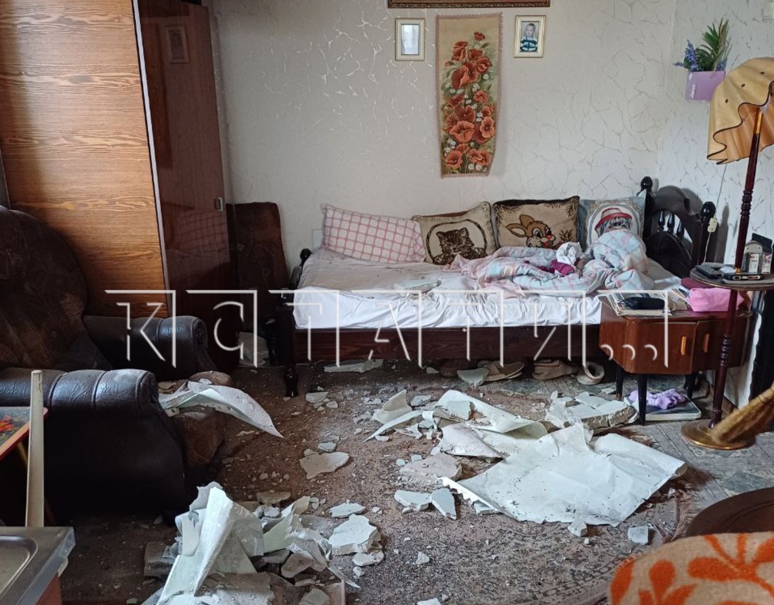 Потолок обрушился на голову жительнице советского дома на Ильинской улице