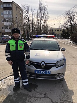 Сотрудник Госавтоинспекции Ростовской области оказал помощь водителю, попавшему в затруднительное положение